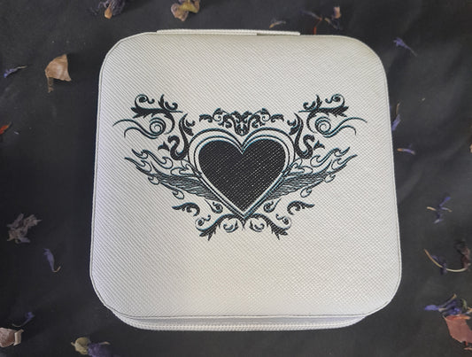 Jewellery box - Tribal heart.