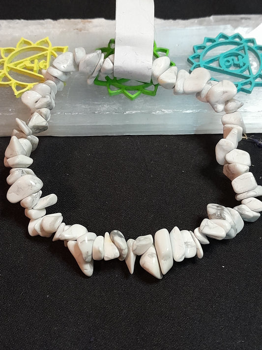 Crystal chip bracelet - Howlite