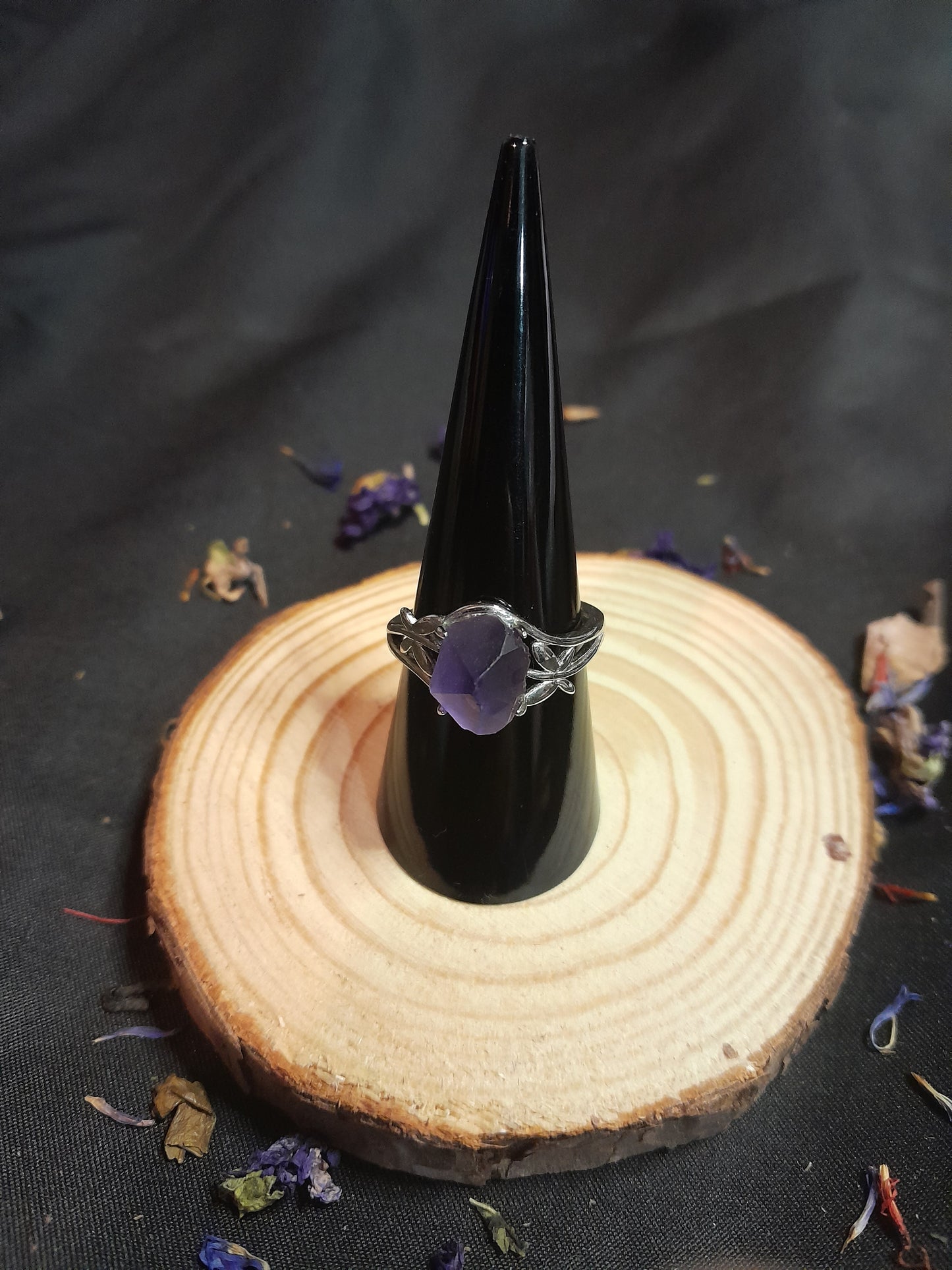 Amethyst flower crystal ring