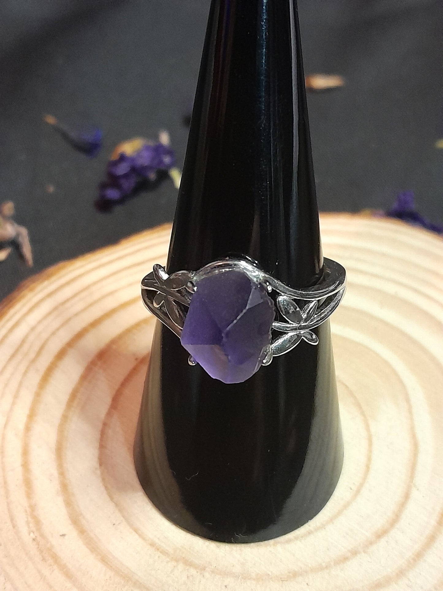 Amethyst flower crystal ring