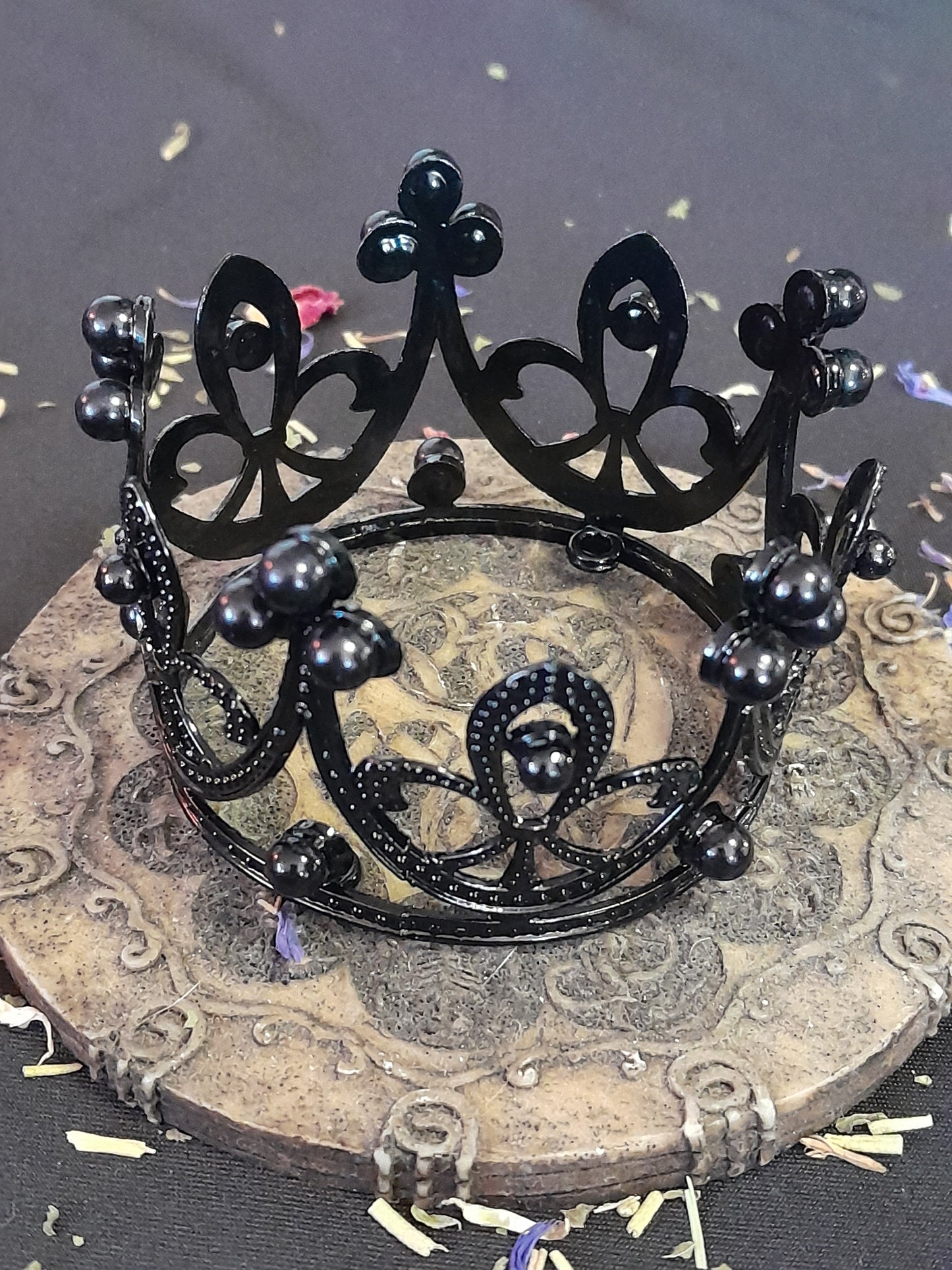 Black crown Sphere holders