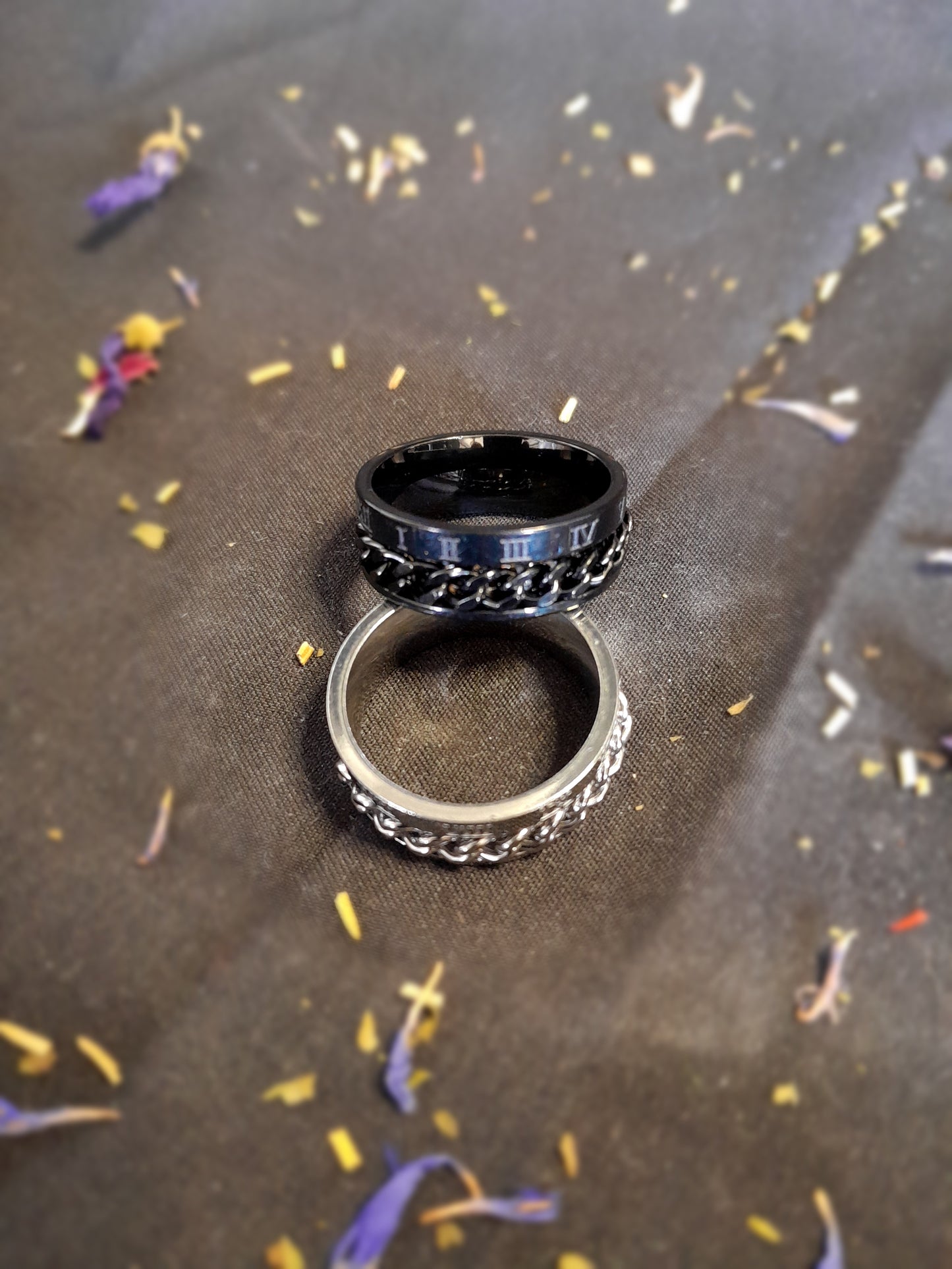 Black fidget ring