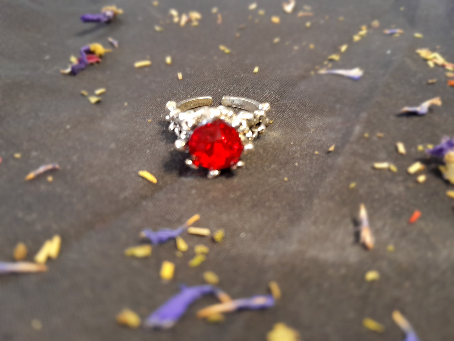 Red/silver skulls ring