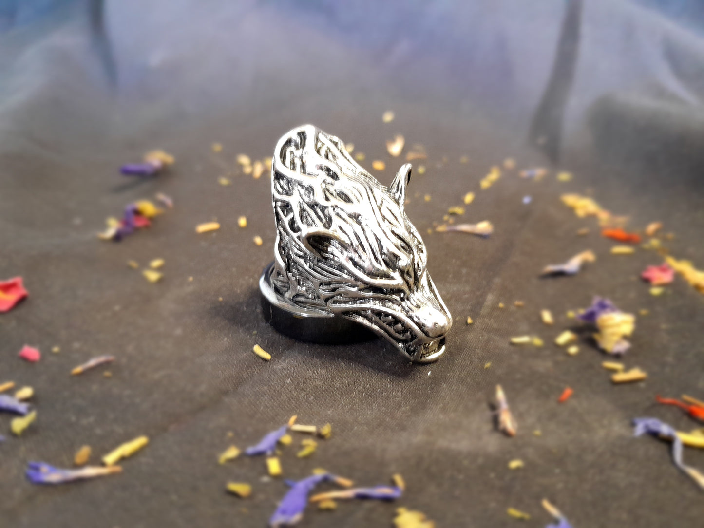 Wolf ring