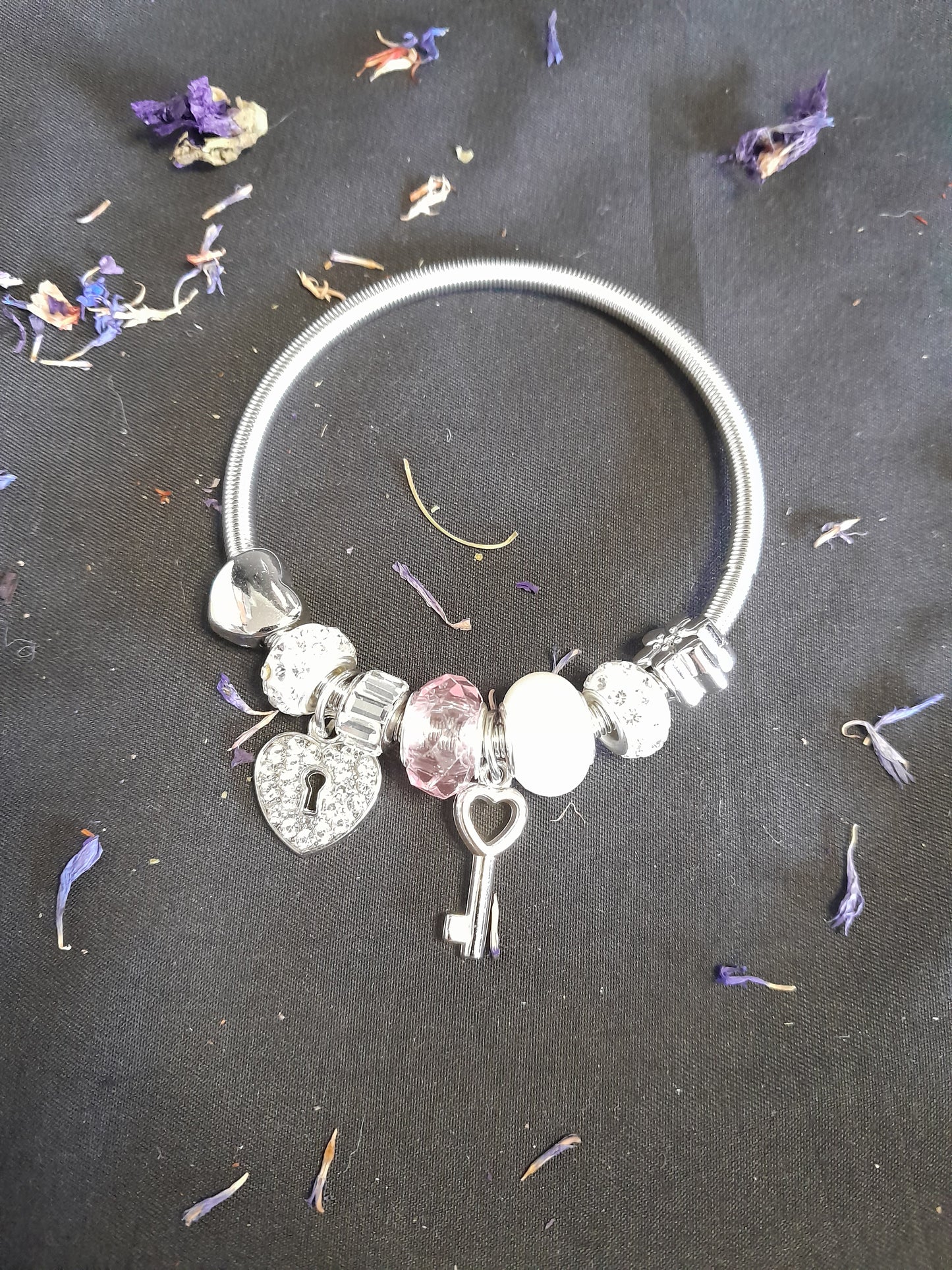 Charm bracelet - Pink heart/key