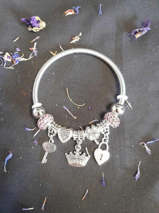 Charm bracelet - Heart/key/crown