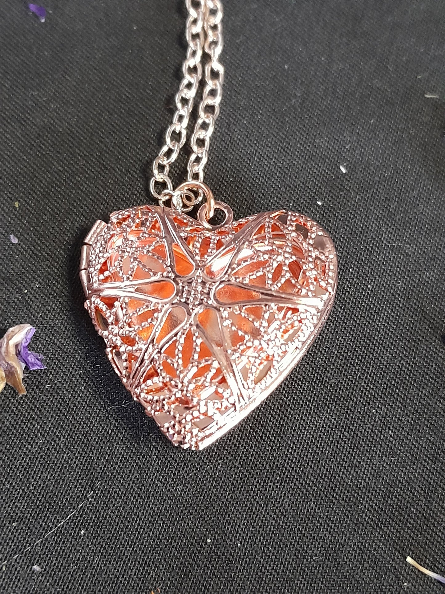 Locket - Rose gold caged