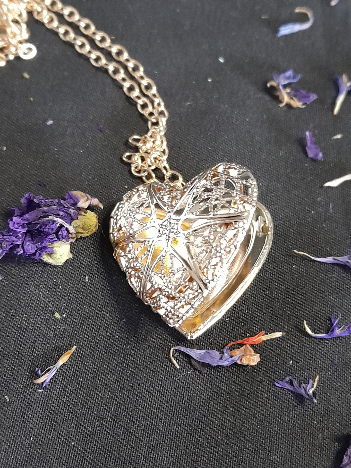 Locket - Gold caged