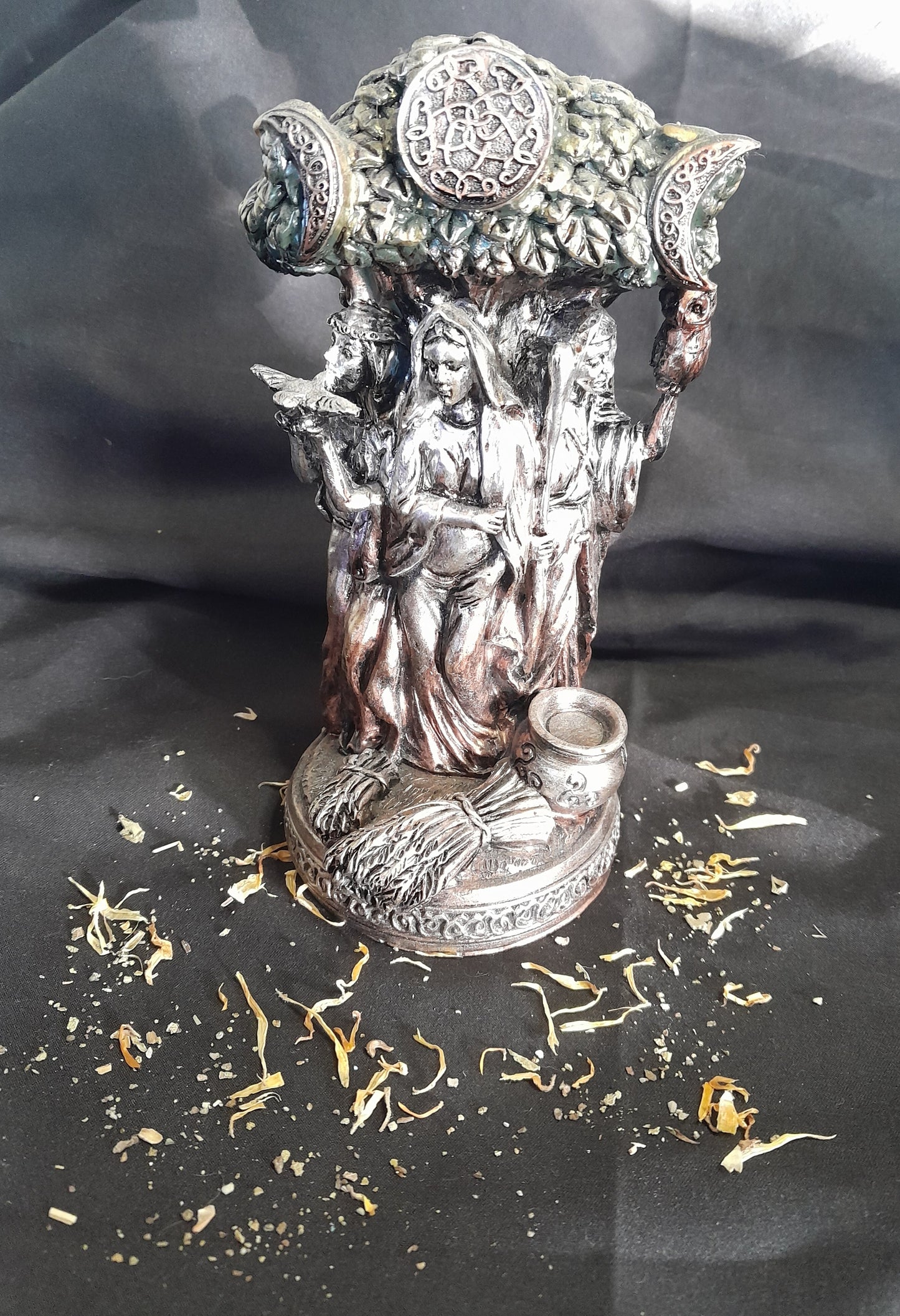 Hecate statue